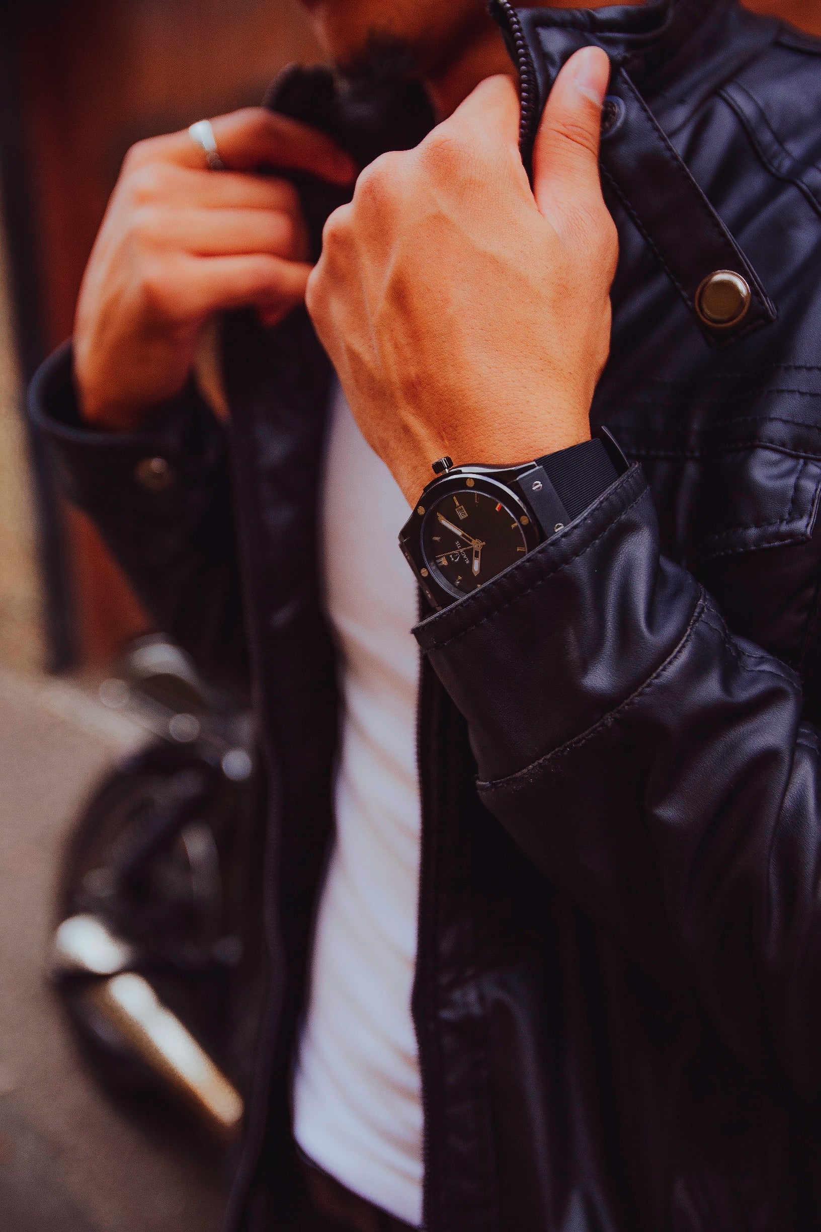 Black minimalist rubber mens watches 