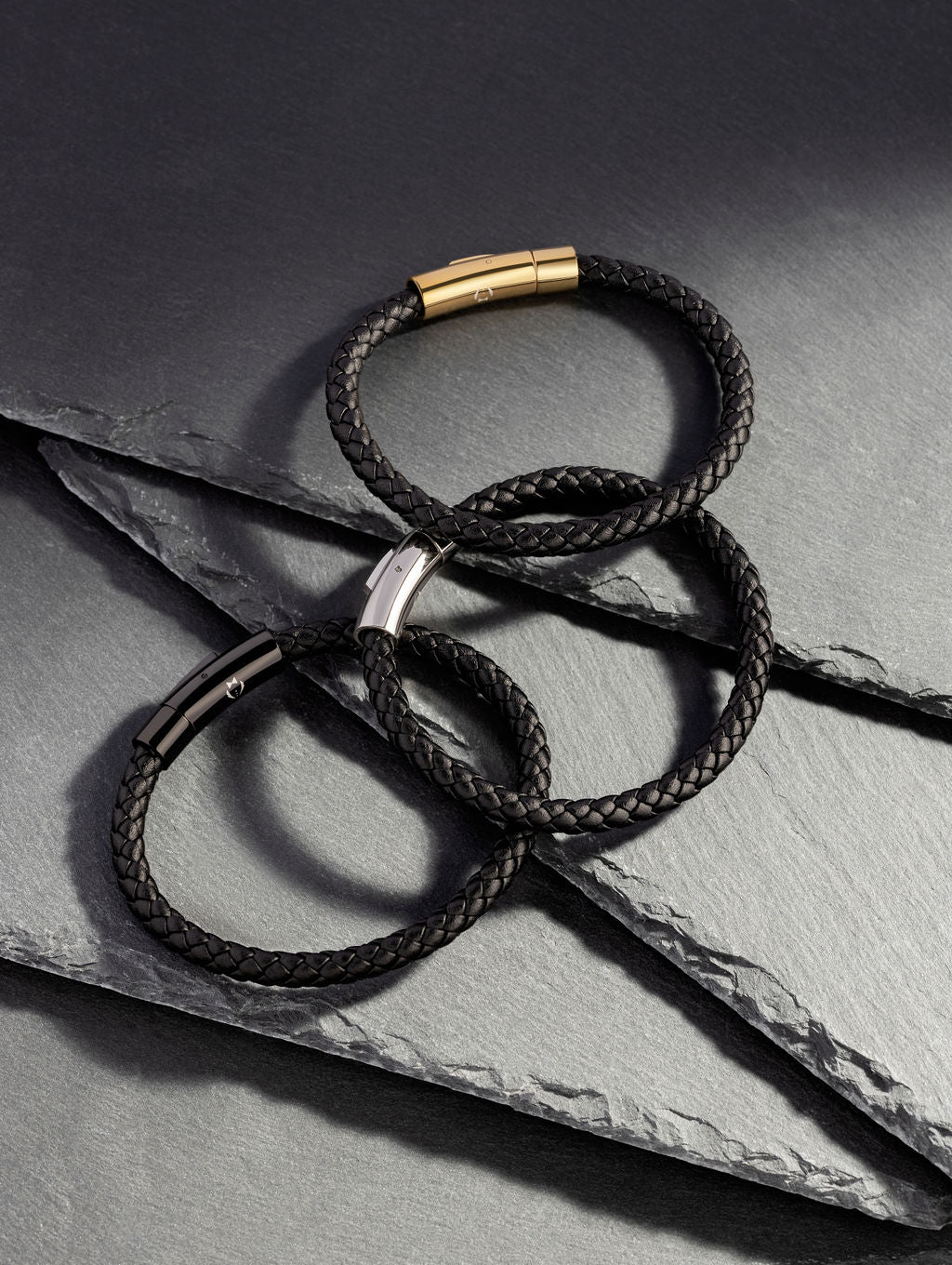 Bottega Veneta stylish Bracelet in black leather & silver