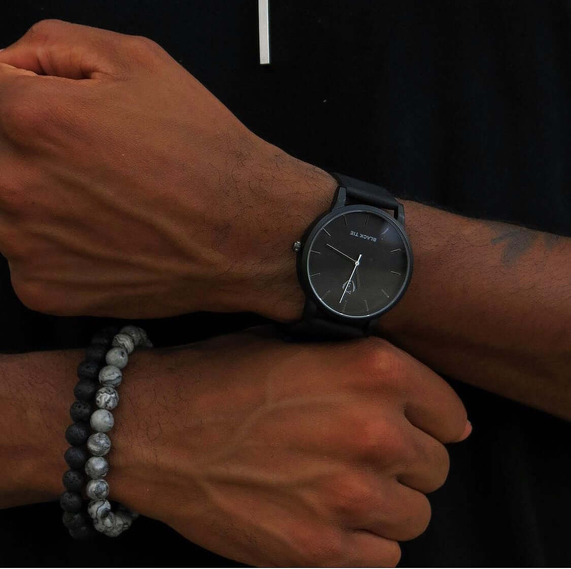 Casual black minimalist watch for men